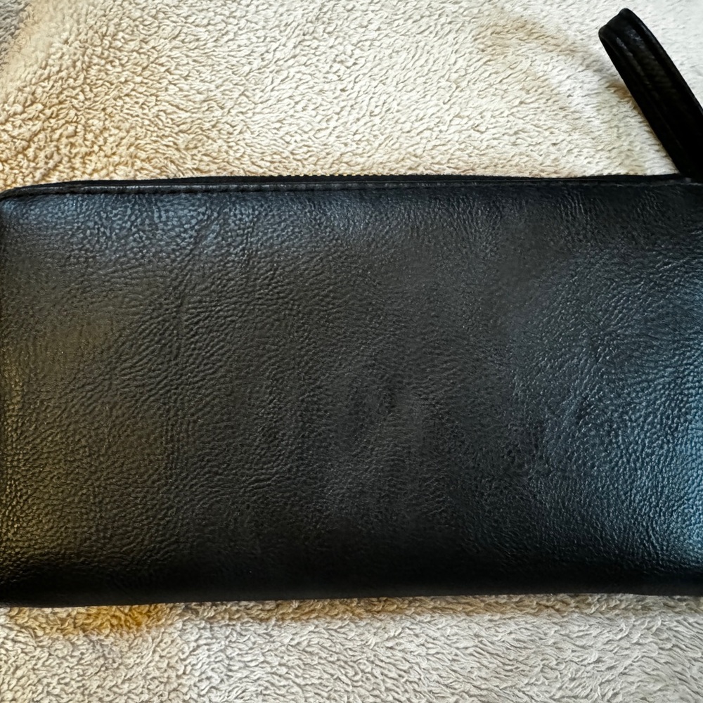BETSY JOHNSON Wristlet Clutch Wallet w removable strap. Zipper Closure N… - Picture 6 of 10